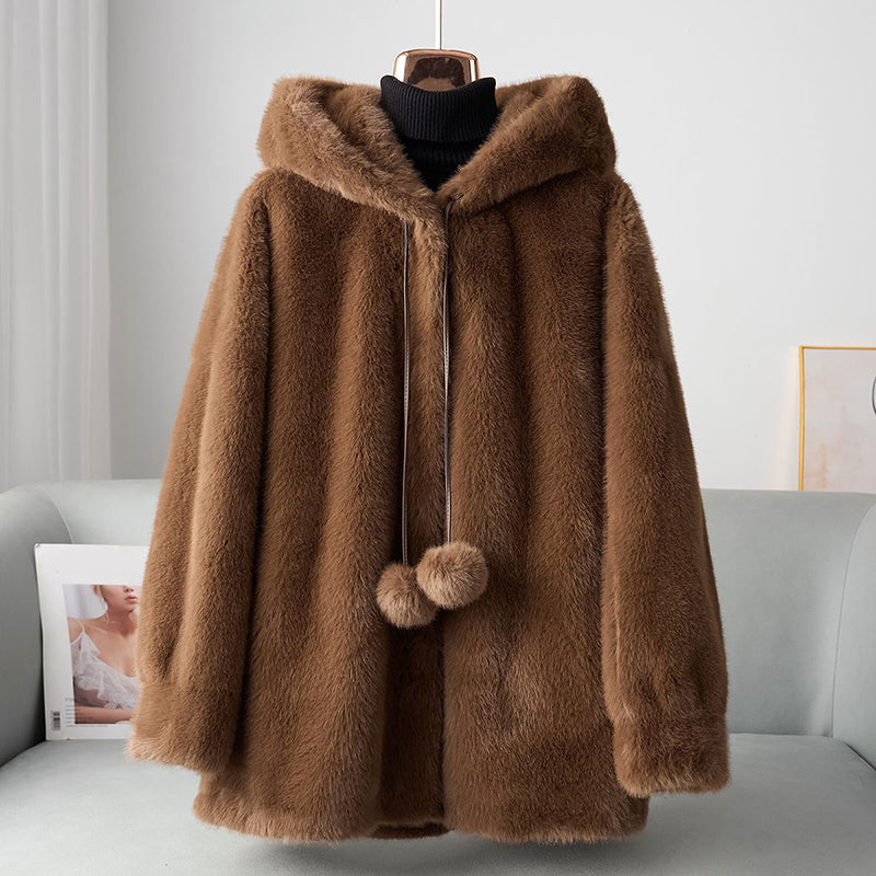 Drune | Faux-Fur-Hoodie mit Pom-Details