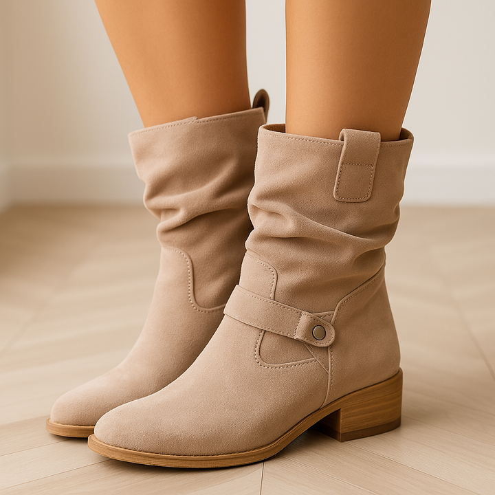 Drune | Stylische schwarze Wildlederknielange Stiefel für Frauen – Modischer gefältelter Schaft und bequeme Sohle