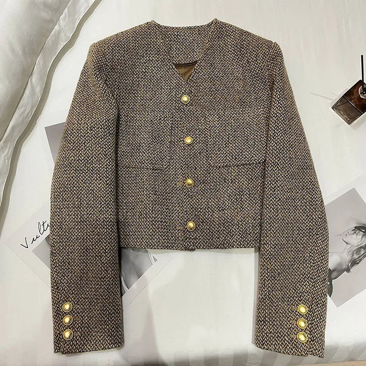 Drune | Cropped Blazer – Taillierter Schnitt mit goldfarbenen Knöpfen