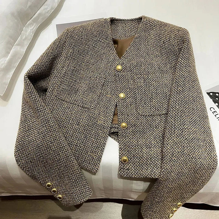Drune | Cropped Blazer – Taillierter Schnitt mit goldfarbenen Knöpfen