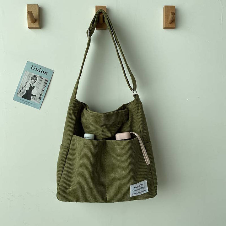 Drune | Weite Corduroy Schultertasche
