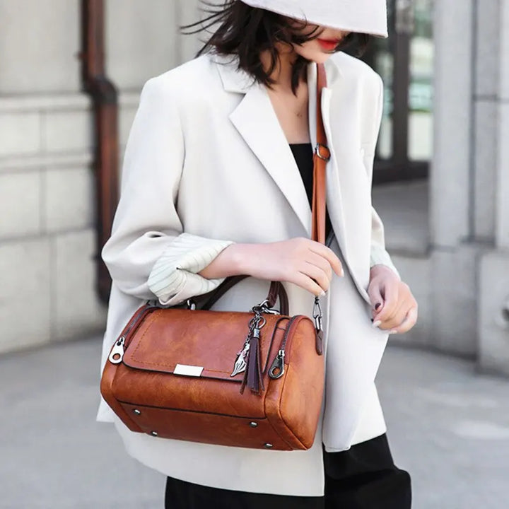 Drune – Damen-Schultertasche mit Quasten-Dekor: großes Fassungsvermögen, modisches Design