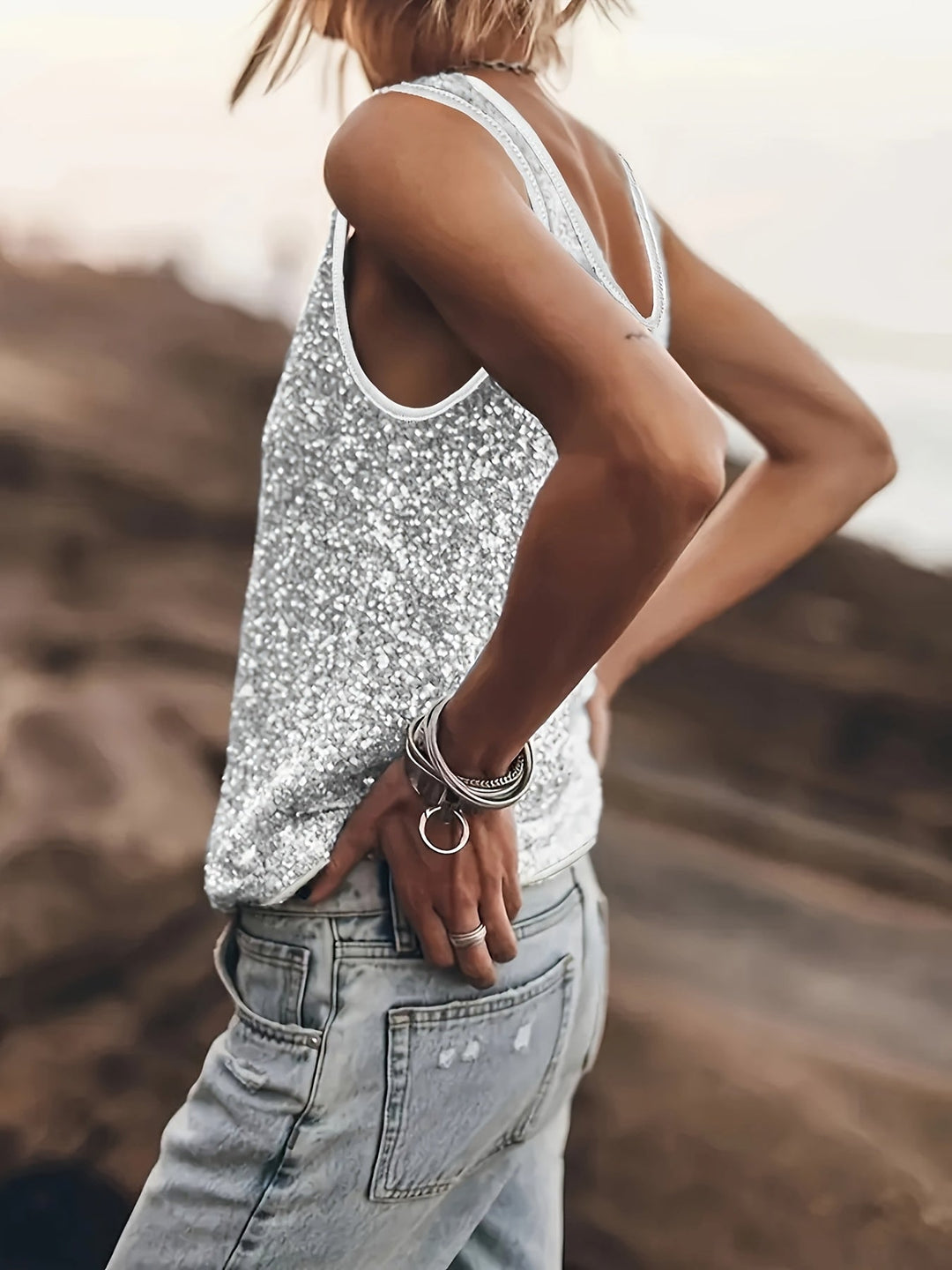 Drune | Glänzendes Ärmelloses Damen Top für Stil und Glamour