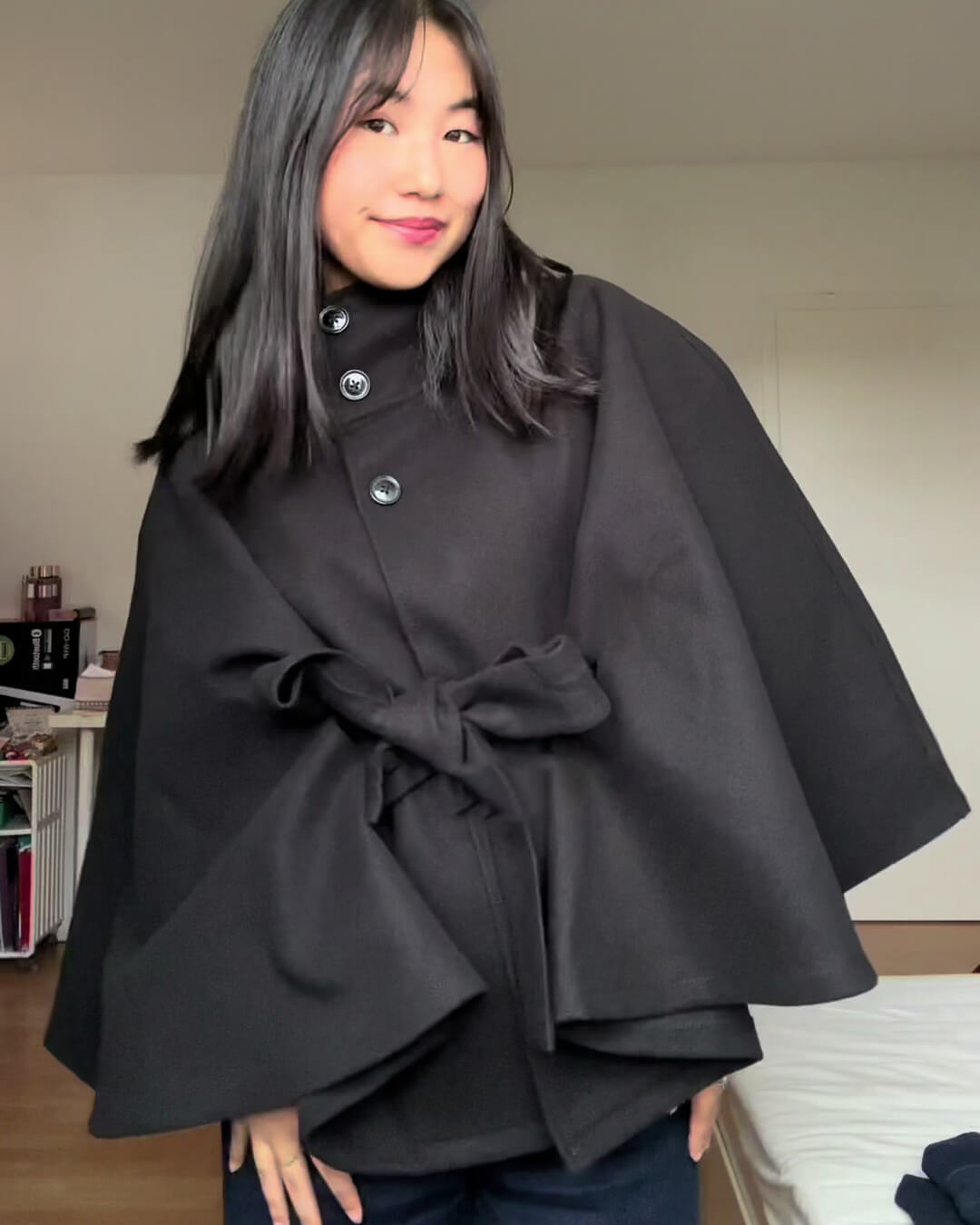 Drune | Elegante Cape-Jacke mit hohem Kragen