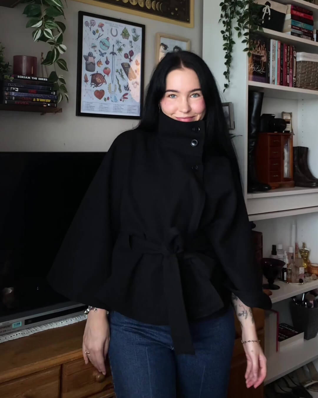 Drune | Elegante Cape-Jacke mit hohem Kragen