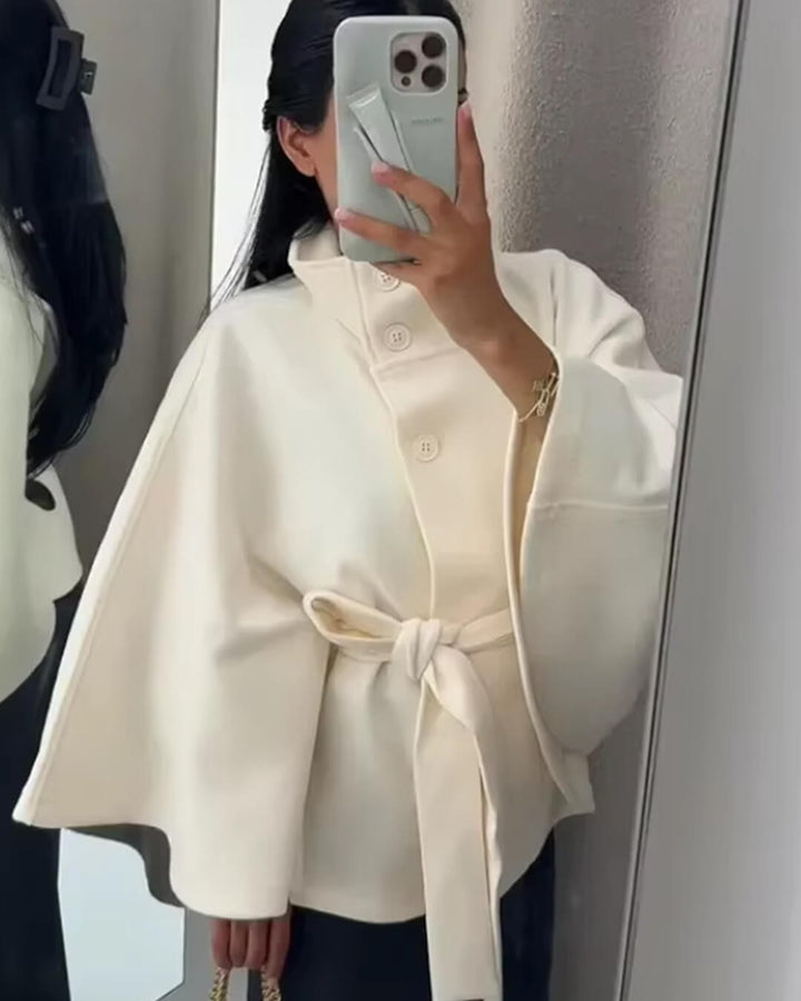 Drune | Elegante Cape-Jacke mit hohem Kragen