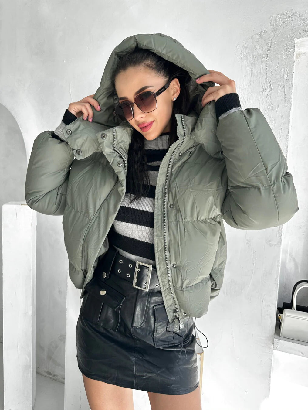 Drune | Damen Gefütterte Pufferjacke mit Hohem Kragen und Glänzender Verarbeitung