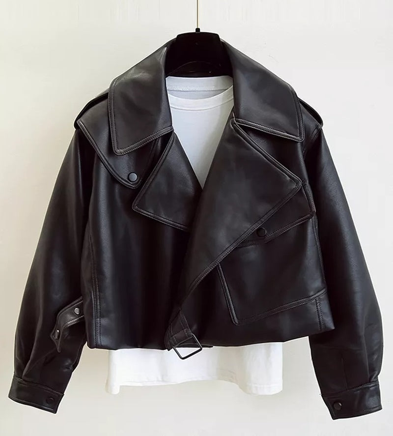 Drune | Kurze Damenjacke Eine lässige Lederjacke für Damen