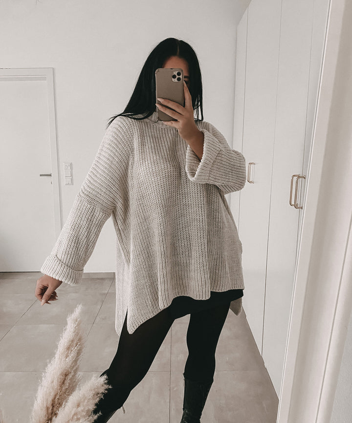 Drune | Cozy oversized knit sweater in soft beige