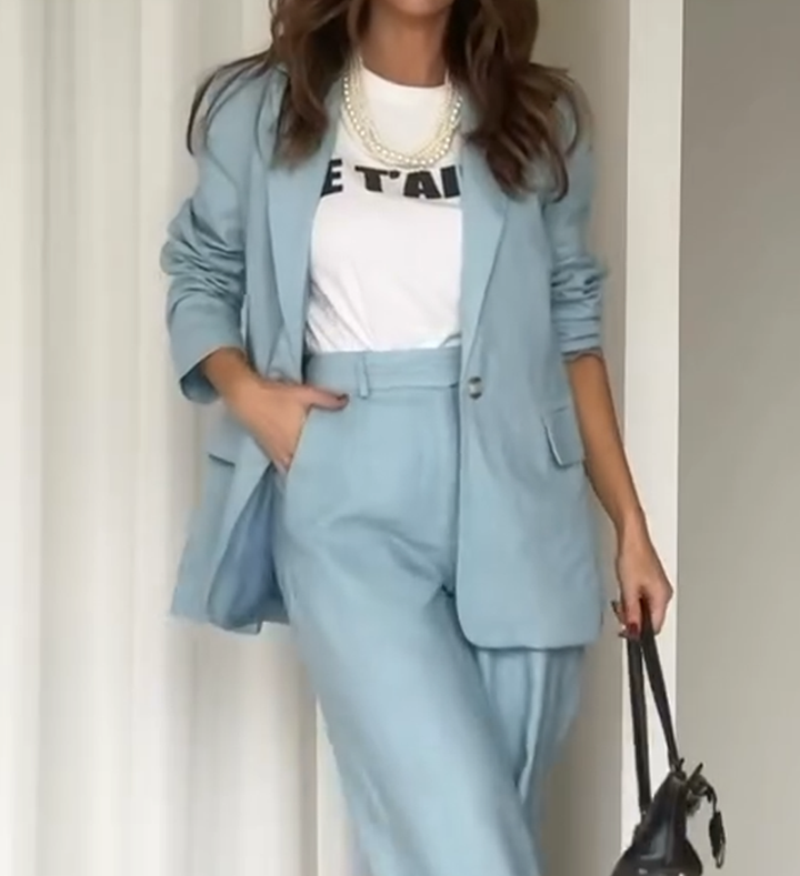 Drune | Blauer Damenblazer mit Hose und Weste