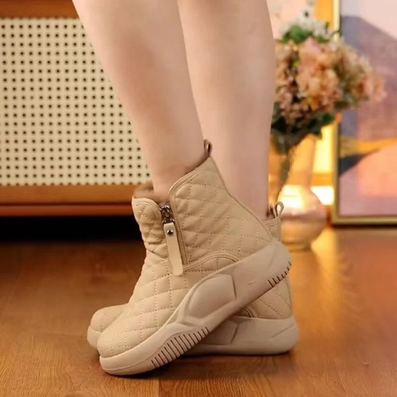 Drune | Kurze Stiefel mit Kette an Der Seite