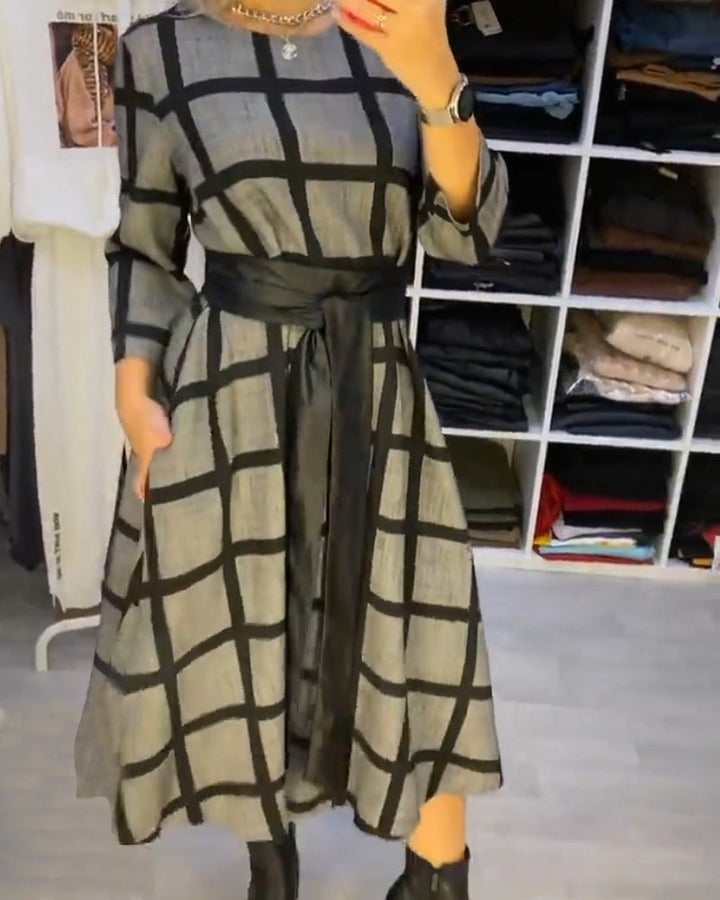 Drune | Linien Kleid mit Karomuster und Rundhalsausschnitt