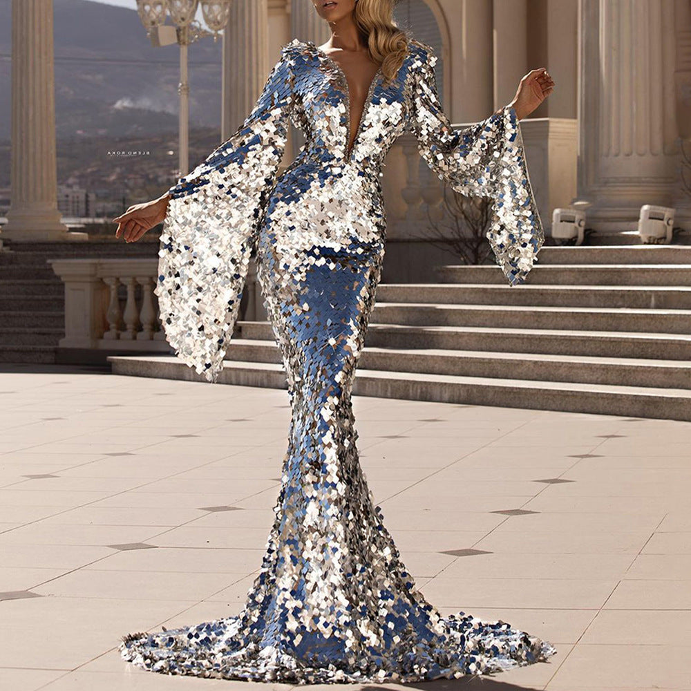 Bezauberndes Pailletten-Abendkleid mit Silber-Cover für Partys | Drune