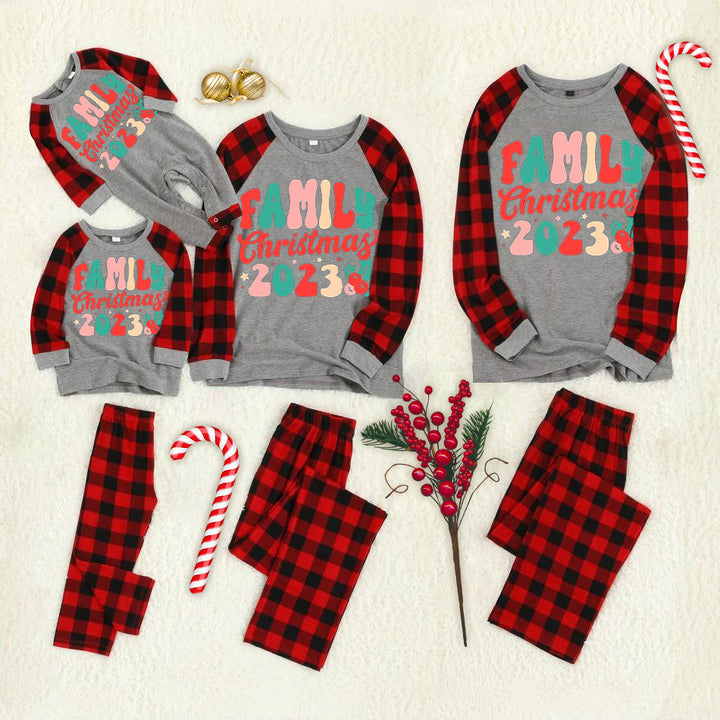 Drune | Weihnachts-Kartoon-Katzenmuster "Meowy Christmas" Buchstabenprint Kontrastoberteil und Karopants Familienpassende Pyjama-Set mit Hundebandana