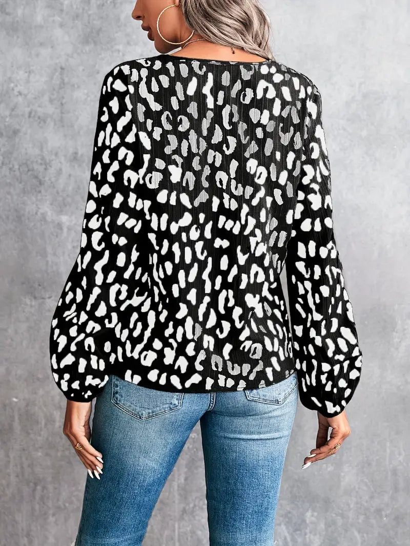 Drune | Bluse mit V-Ausschnitt und Leopardenmuster