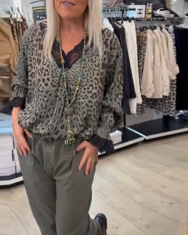 Drune | Bluse mit Leopardenmuster und V-Ausschnitt Sowie Patchwork Spitze