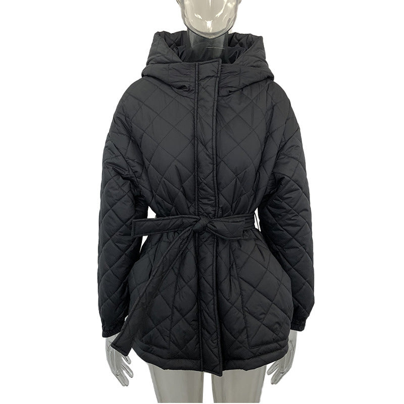 Drune | Kurze Gestepfte Jacke mit Gürtel Kapuze und Komfort Winterbereit