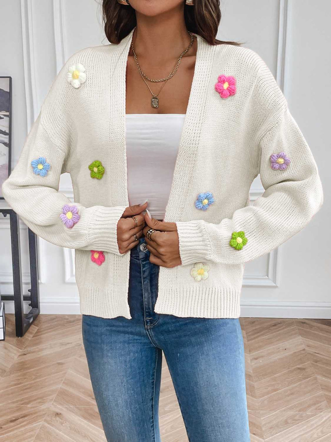 Drune | Strickcardigan mit Blütendetails Offene Vorderseite Feminin und Stylisch