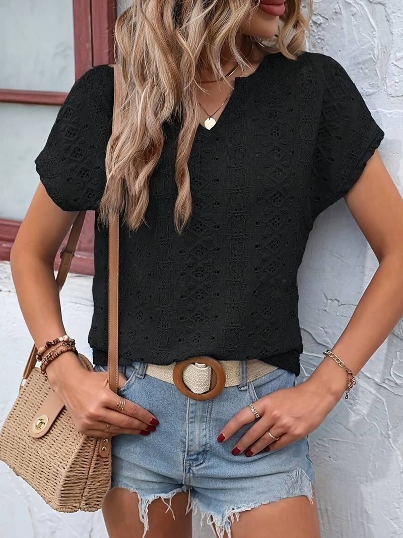 Drune | T-Shirt mit Eingekerbtem Ausschnitt und Lochstickerei
