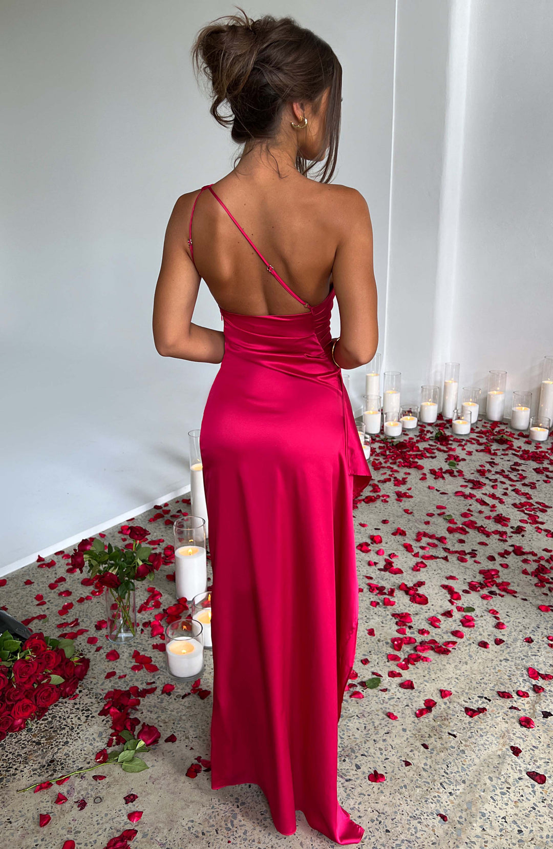 Drune | Damen-Maxikleid Aus Satin mit Einer Schulter und Plissee