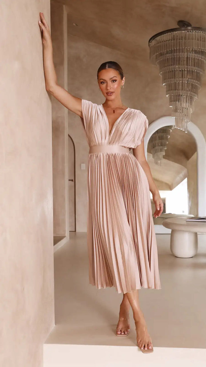 Drune | Faltendes Plunge Midi Kleid