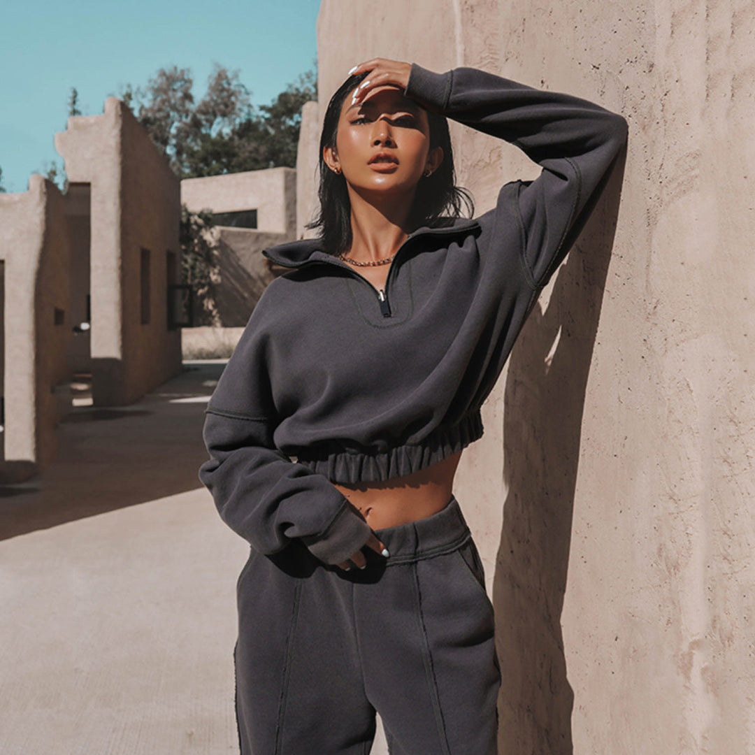 Drune | teil sportlicher cropped Sweatshirt mit Jogginghose - Damen Pullover Tracksuit mit Reißverschluss und elastischem Bund