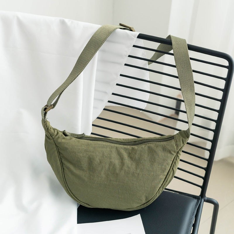Drune | Stilvolle Half Moon Crossbody Tasche