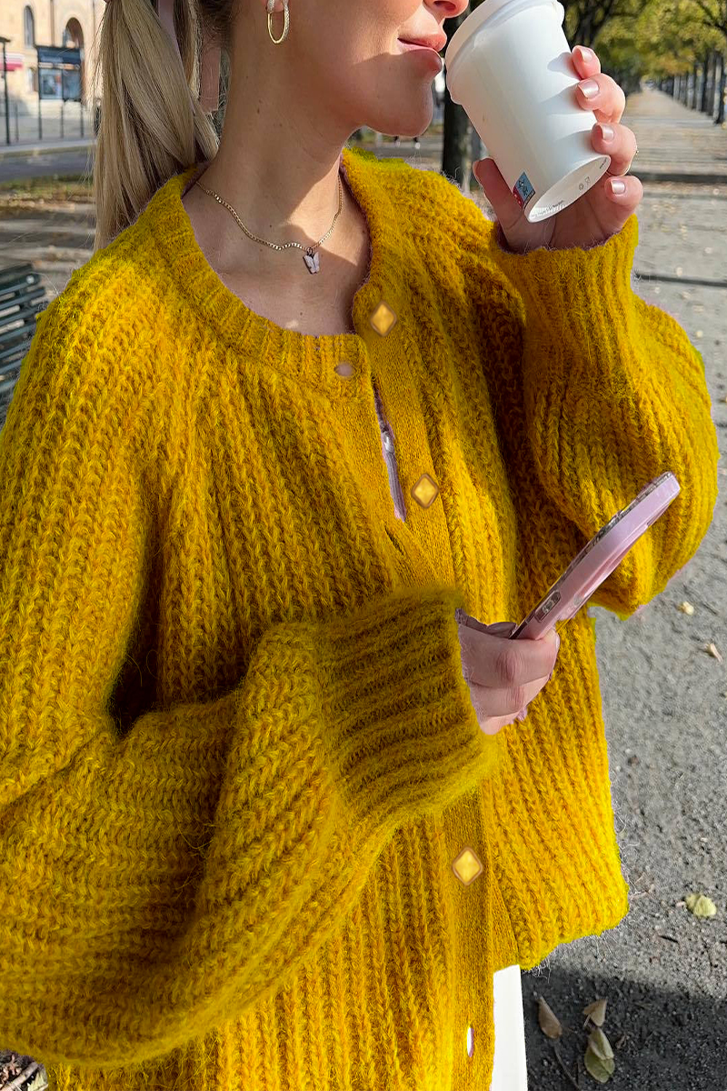 Drune | Casual knit sweater with buttons and round neckline. Outerwear