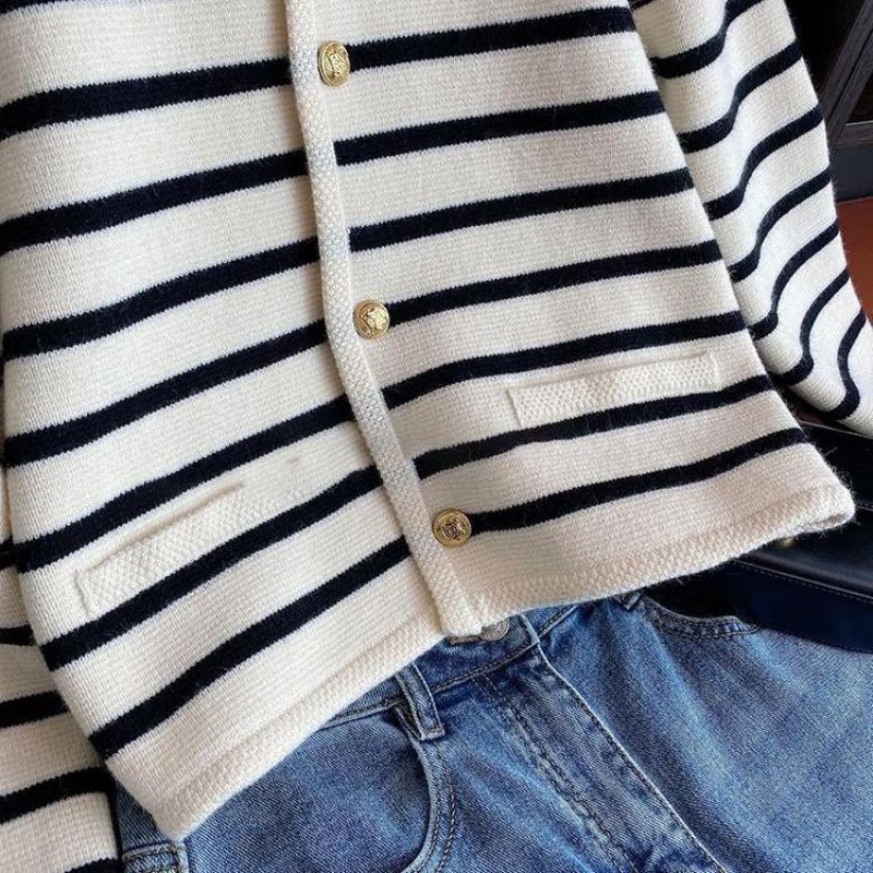 Drune | Cozy striped knit sweater for autumnal layered looks