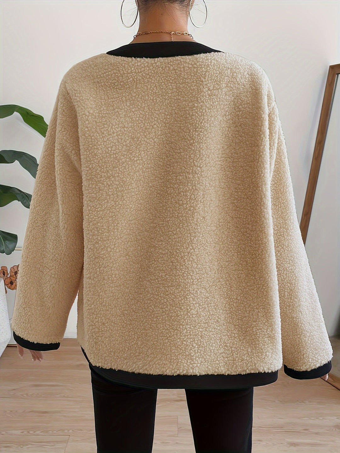 Drune | Kurze Jacke mit Kontrastdetails Polyester Stilvoll und Komfortabel