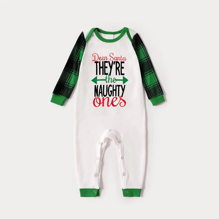 Drune | Lieber Weihnachtsmann Sie sind die Ungezogenen' Buchstabendruck Lässige Langarm Sweatshirts Grünes Kontrastoberteil und Schwarz-Grüne Karierte Hose Familienpassende Raglan Langarm Pyjama-Sets mit Hundebandana