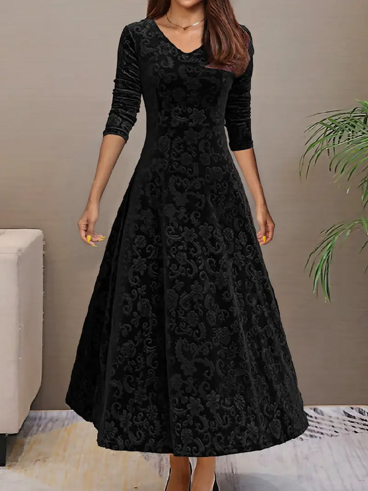 Drune | Maxikleid mit Breitem Saum und Falten