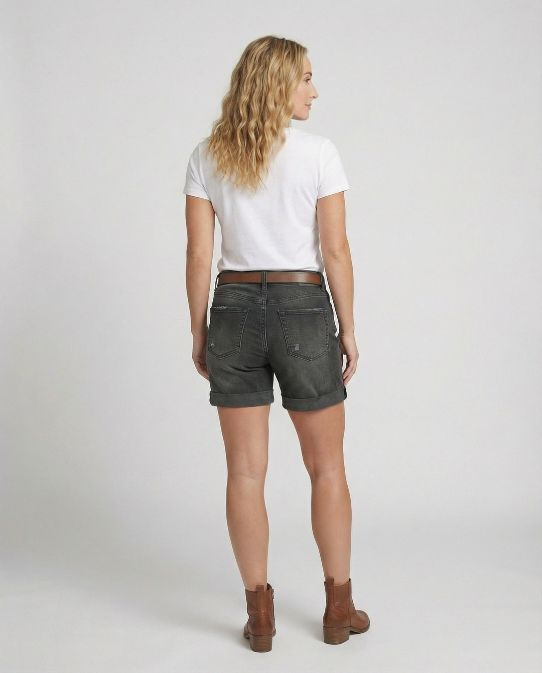 Drune | Damen Ripped Denim Shorts