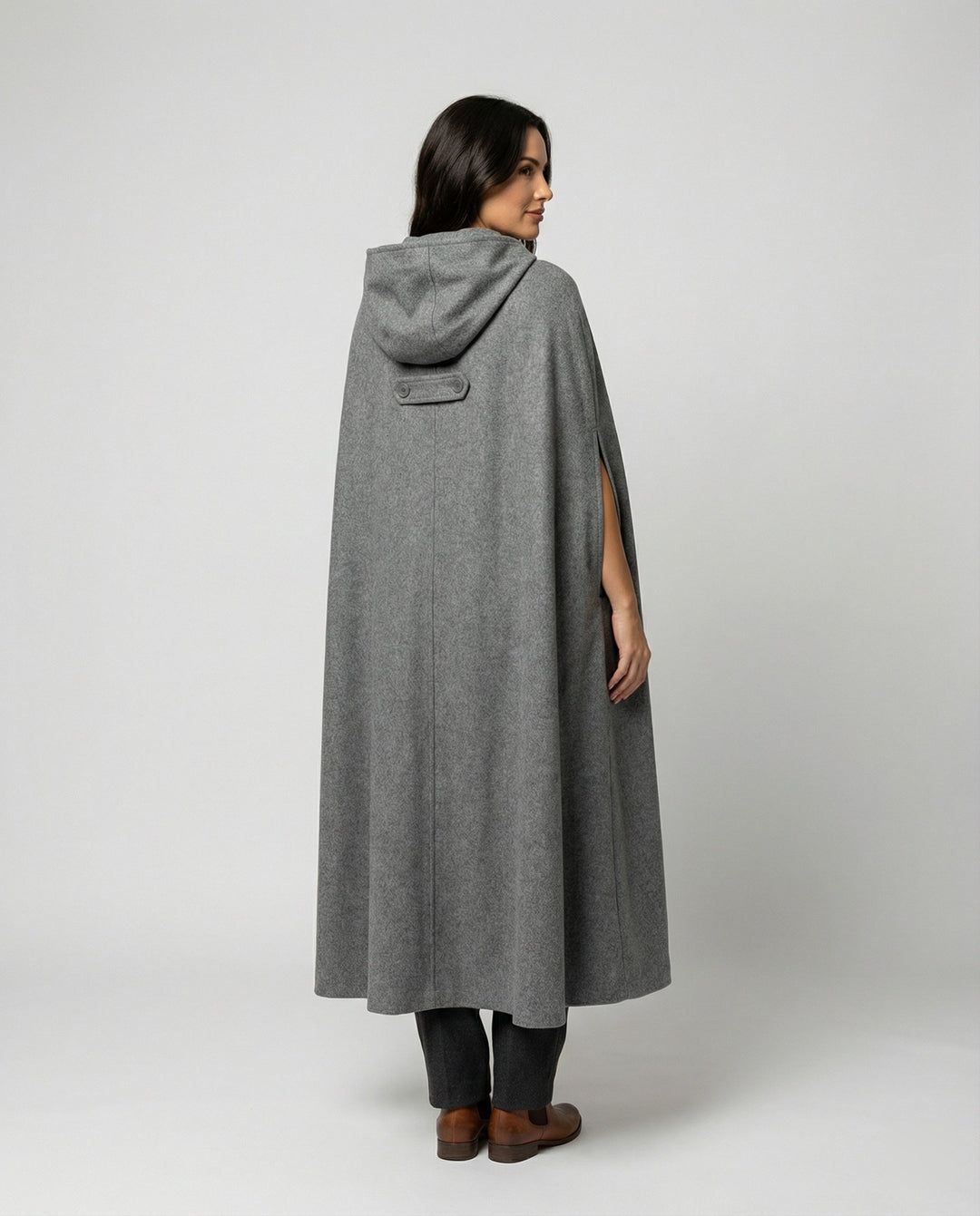 Damen modern geschnittener Umhang mit Kapuze Drune