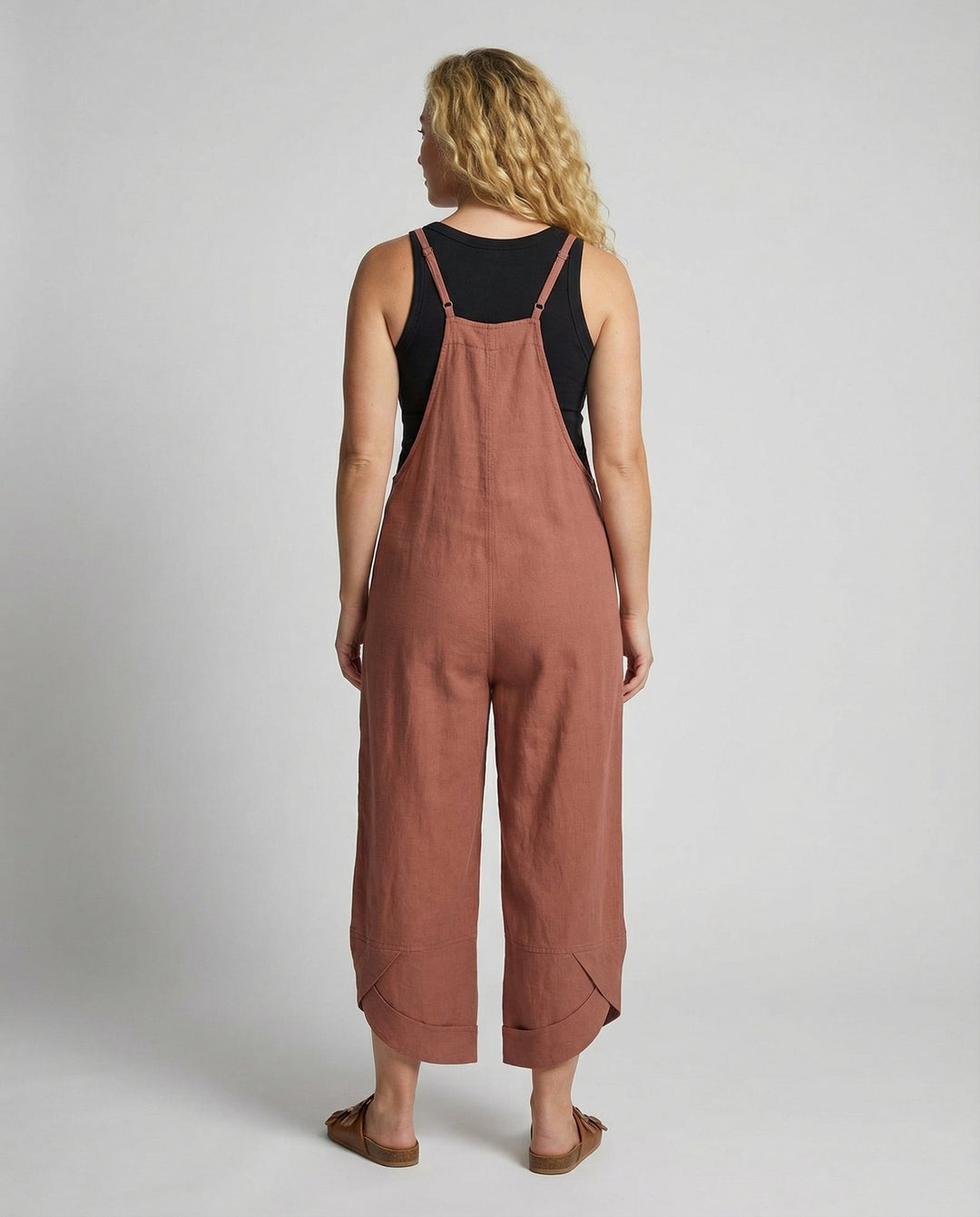 Lässige Sommer-Latzhose aus