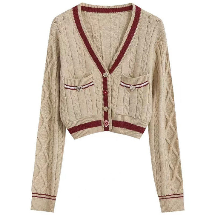Drune | Kurze Strickjacke Elegant und Modern Kontrastdetails