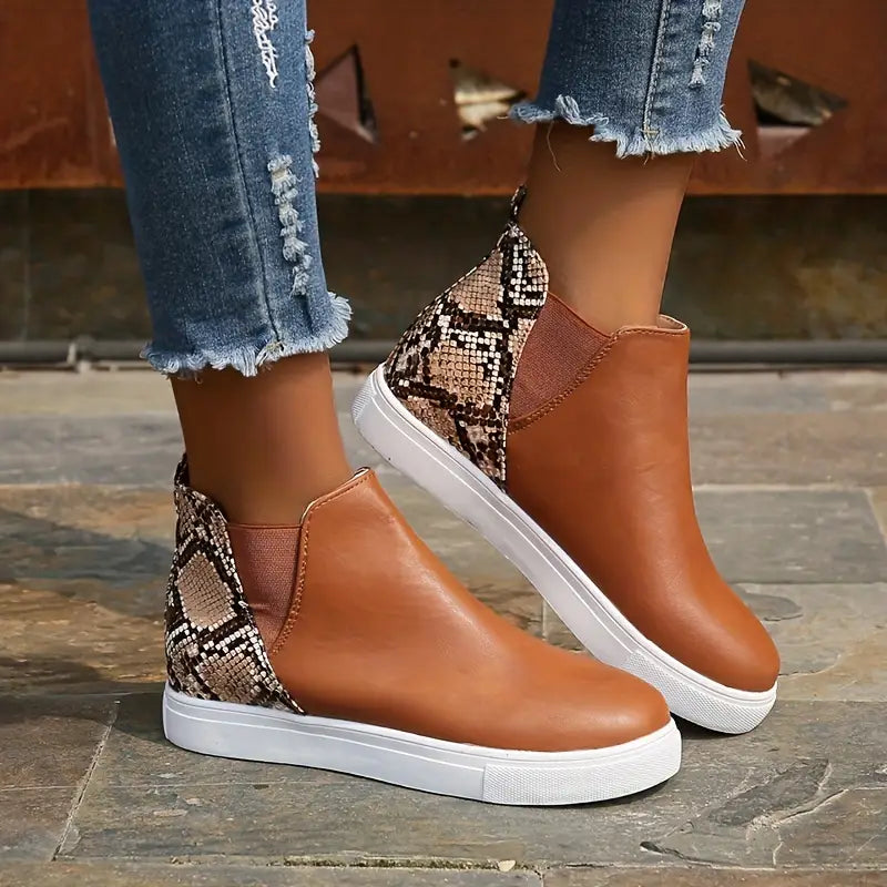 Drune | Damenstiefel mit Schlangenlederdesign