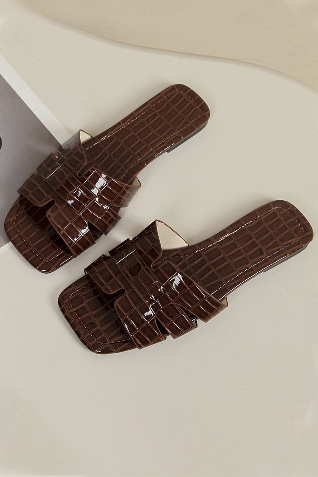 Drune | Weiße Slides Mit Kroko Optik