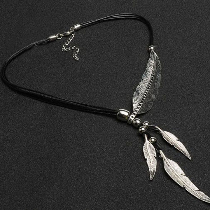 Drune | Goldene Feder Halskette Im Boho Stil