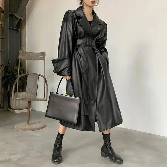 Drune | Schwarzer Oversized Leder-Trenchcoat für Damen