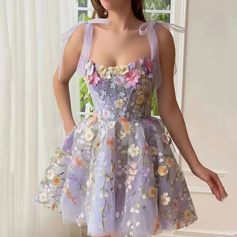 Drune | Cocktailkleid mit Blumenapplikationen