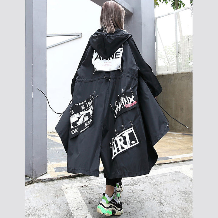 Drune | schwarzer Mantel oversize mit Kapuze Damen Batwing Ärmel asymmetrisches Design Mäntel