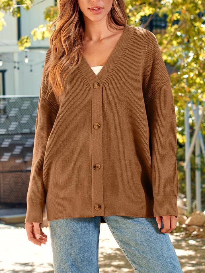 Drune | Gerippte Strickjacke mit Knöpfen und langen Ärmeln