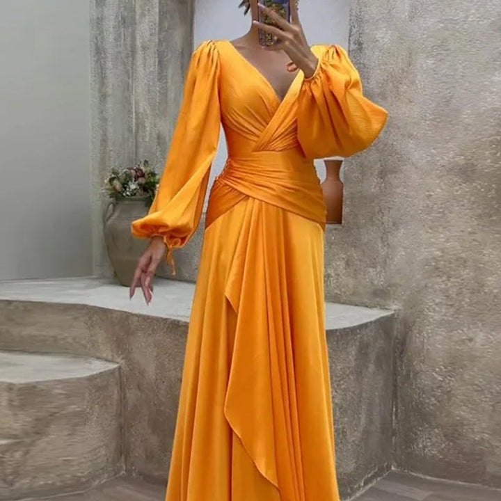 Drune Plisseekleid mit taillierter Passform und langen Ärmeln