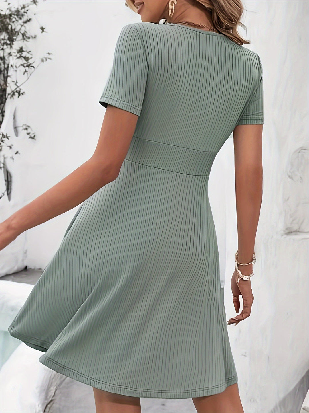Drune | Sommerkleid für Damen mit V-Ausschnitt Elegant Tailliert Kurzärmelig