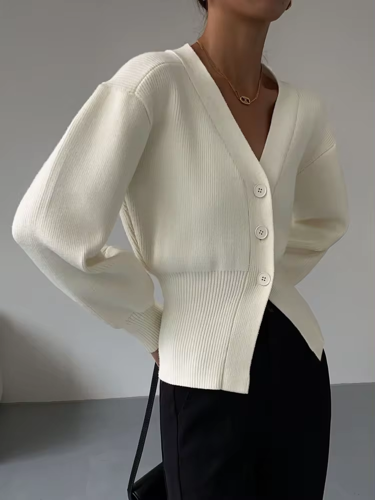 Drune | Cozy knitted cardigan with V-neck and button placket