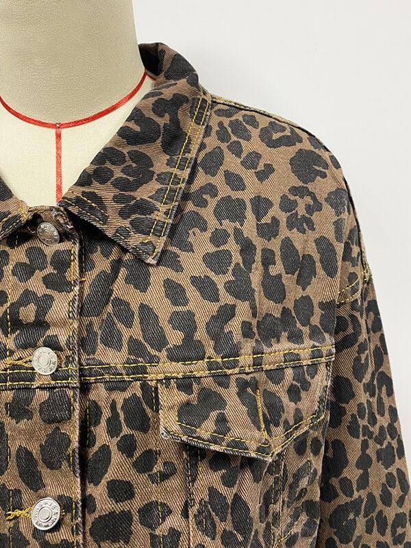 Drune | Jeansjacke mit Leopardenmuster und langen Ärmeln