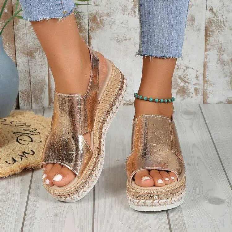 Drune | Glänzende Sandalen
