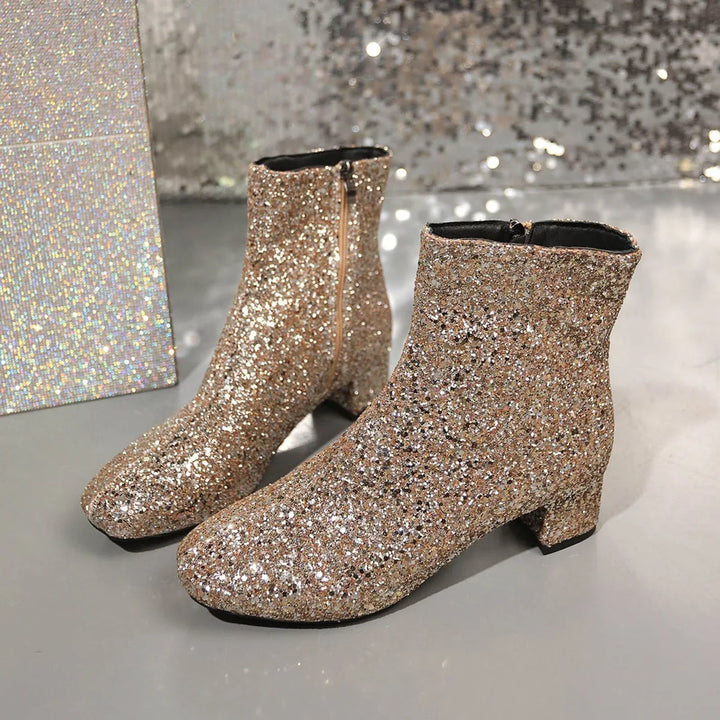 Drune | Modische Stiefelette mit Blockabsatz und Seitlichem Reißverschluss