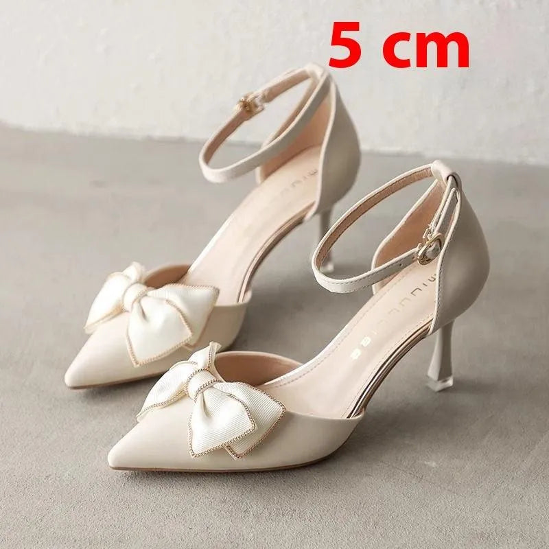 Drune | Pumps für Damen mit Schleife und Spitzenabsatz